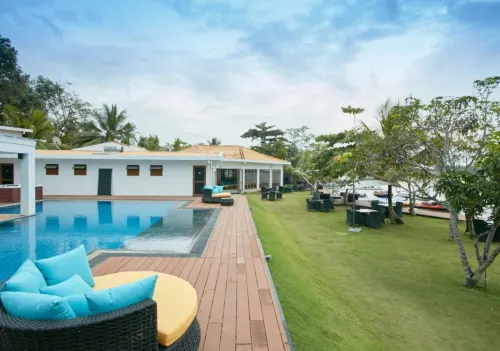 Houseboats by Dae - Watersports, Bird Watching & Sunset Cruises