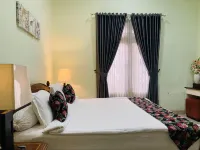 Just 11 Boutique Syariah Mitra RedDoorz Near Ugm Yogyakarta Hotels in Ngaglik