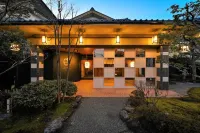 Awazuonsen Kitahachi Hotel a Komatsu