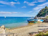 Gorgeous Catalina Island Condo with Golf Cart! Ξενοδοχεία στην πόλη Avalon