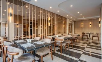 Awen Lara Hotel