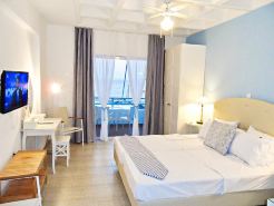 Seafront Studios and Apartments