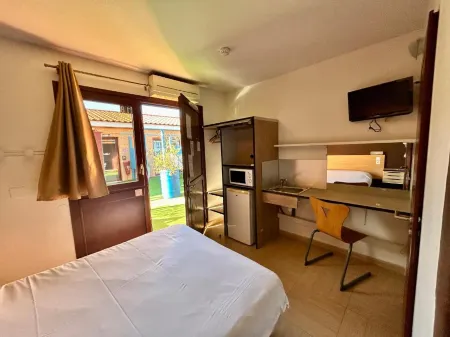 Hôtel Acajou Отели в г. Ортаффа