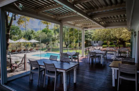 Aan de Oever Guesthouse Hoteles en 