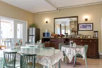 Lady MacDonald Country Inn - breakfast