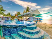 Cosmic Crab Resort Hotels in Carenero