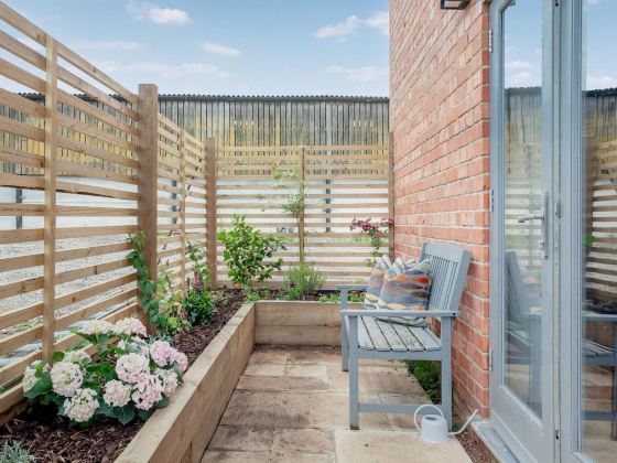 2-Bed Cottage Sleeps 4 with Hot Tub