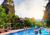 Hoang Minh Mountainside Villa - Rooftop Pools