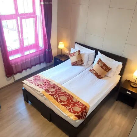Sun-House Pension - ParkingFree Limited spaces-