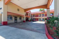 Scottish Inns & Suites IAH Airport-Beltway 8