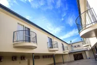 Mandarin Motel Hotels in Macksville