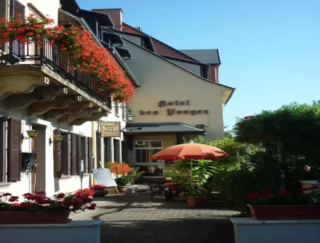 Logis-Cit'Hôtel des Vosges 5 Rue de la Gare Отели в г. Банфельд