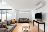 Phillip Island Townhouses Hotels in Cowes