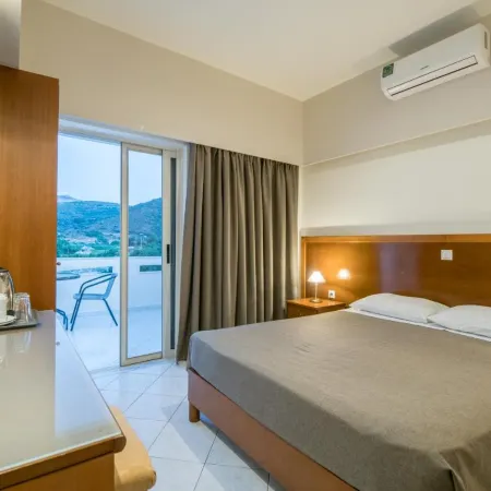 Hiona Holiday Hotel