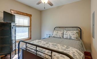 Smoky Mountain Cabin Rental Game Room, Fire Pit!