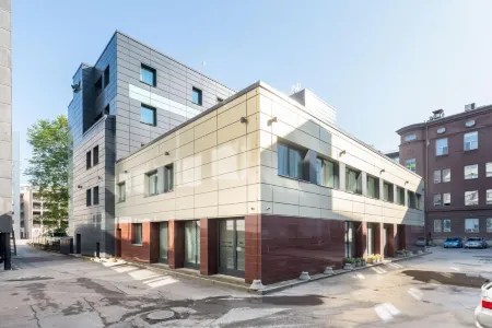 City Yard Inn Hotel Отели рядом с достопримечательностью «Passenger Terminal D»