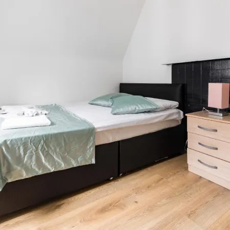 London Homes - Aldgate Отели рядом с достопримечательностью «Небоскреб «Хирон-Тауэр»»