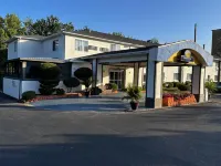 Days Inn by Wyndham Runnemede Philadelphia Area Hotels in Deptford
