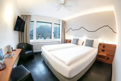 Hotel Merkur - West Station