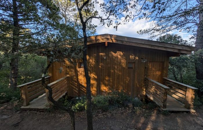 Les Cabanes Dans les Bois Logis Hôtel