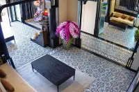 Dragon King Hotel - Parkplatz
