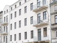Book Apart Fabryczna Hotels near Palm House