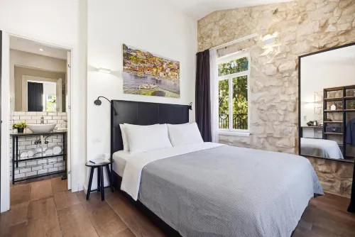 City Port Hotel by Sea N Rent - Mountain View