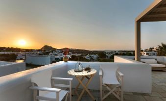 White Tinos Luxury Suites