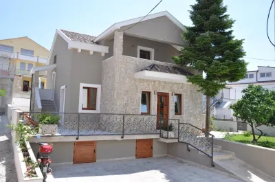 Villa Lučica Trogir Hotels near Pantan beach
