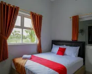 Sans Hotel City Park Medoho Semarang - Parkplatz