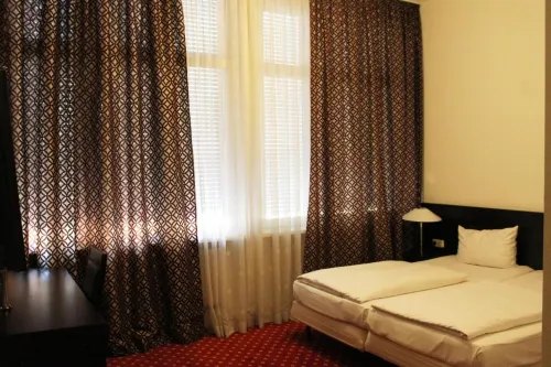 Aariana Hotel