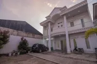 RedDoorz Near Opi Mall Palembang 2 Hotel a Sungai Kedukan