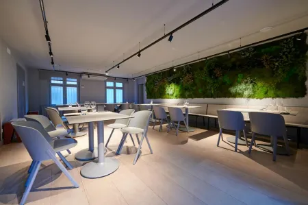 Hostal Lola Отели в г. Isaba