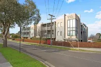Astra Apartments Glen Waverley @ViQi - Homestays
