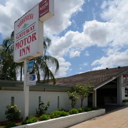 Gateway Motor Inn