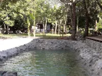 Baan Hotelier Resort Hotels in Trat