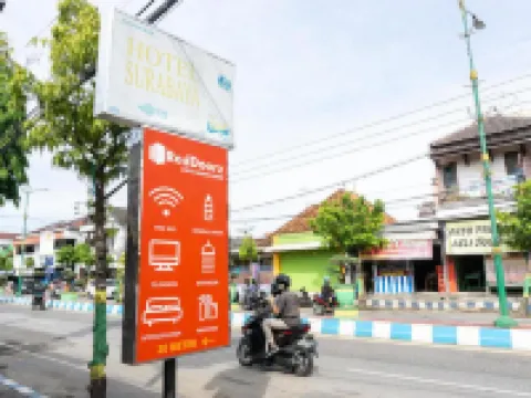 RedDoorz @ Hotel Surabaya Sumenep Hotels in Sumenep