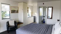 Asure Phoenix Motor Inn Hotels in Renwick