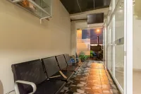 RedDoorz at Joyce Guest House Medan Hotels in Medan Selayang