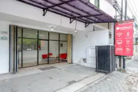 RedDoorz Near Pacific Mall Tegal 2 Hoteller i Randugunting