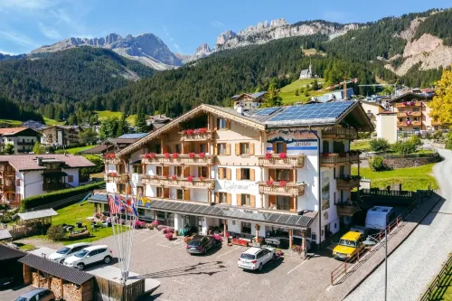 Berg Hotel Latemar Spitze Hotel di Vigo di Fassa