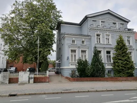 Appartement-Hotel Rostock Отели в г. Думмерсторф