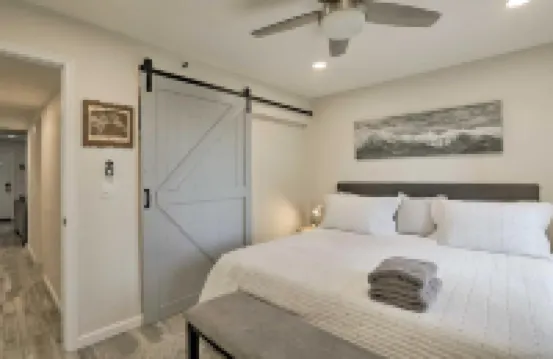 Less Than 1 Mi to Slopes! Heavenly Daze Chalet in Tahoe Hotels in Kingsbury