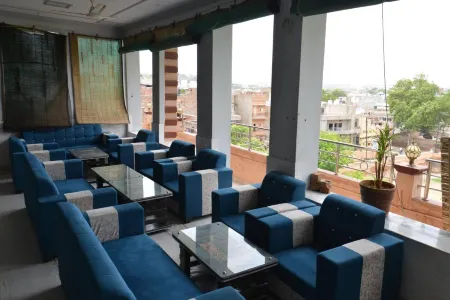 Hotel Bawarri Haveli Отели рядом с достопримечательностью «Мерангар Форт»