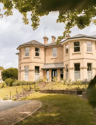 레이턴 타운하우스  호텔