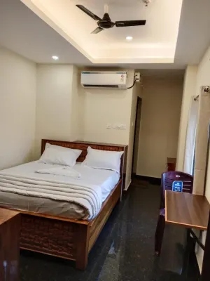 HOTEL COASTAL GRAND INN Hotels near Pudimadaka Lighthouse