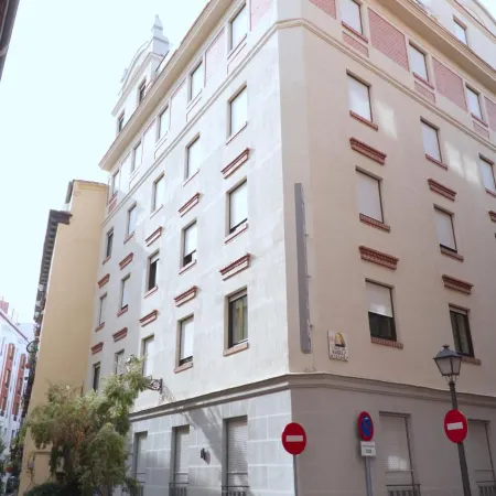 Hospedium Hotel Los Condes Отели рядом с достопримечательностью «Улица Гран-Виа»