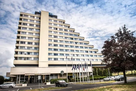 Hotel Cascade Отели рядом с достопримечательностью «Feel Real Chomutov»