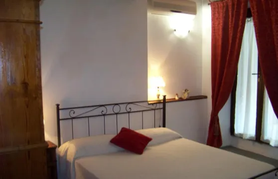 瓦迪佩特里那民宿