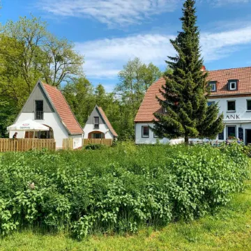 Landhotel Cafe Prälank Отели в г. Нойштрелиц
